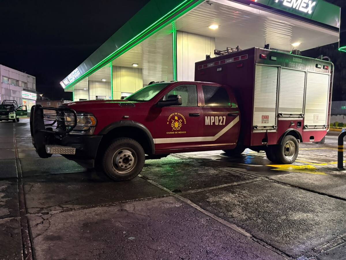 La camioneta de bomberos impactó a un hombre de 80 años y lo mató. | Foto: Enrique Luna