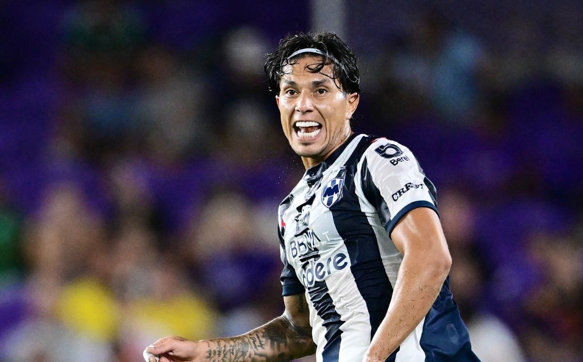 Carlos Salcedo, en recuperación tras el golpe en la rodilla ante el Inetr Miami (AFP)