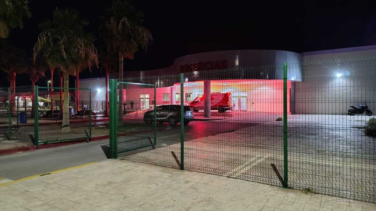 Jesús Guadalupe, de 23 años, no portaba casco al chocar contra otro vehículo; sufrió graves lesiones y permanece hospitalizado.| Foto: Especial.