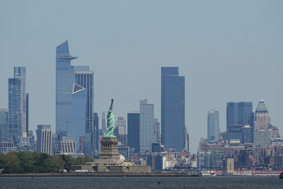 El skyline de Nueva York y la Estatua de la Libertad, el 12 de mayo de 2025. | AP
