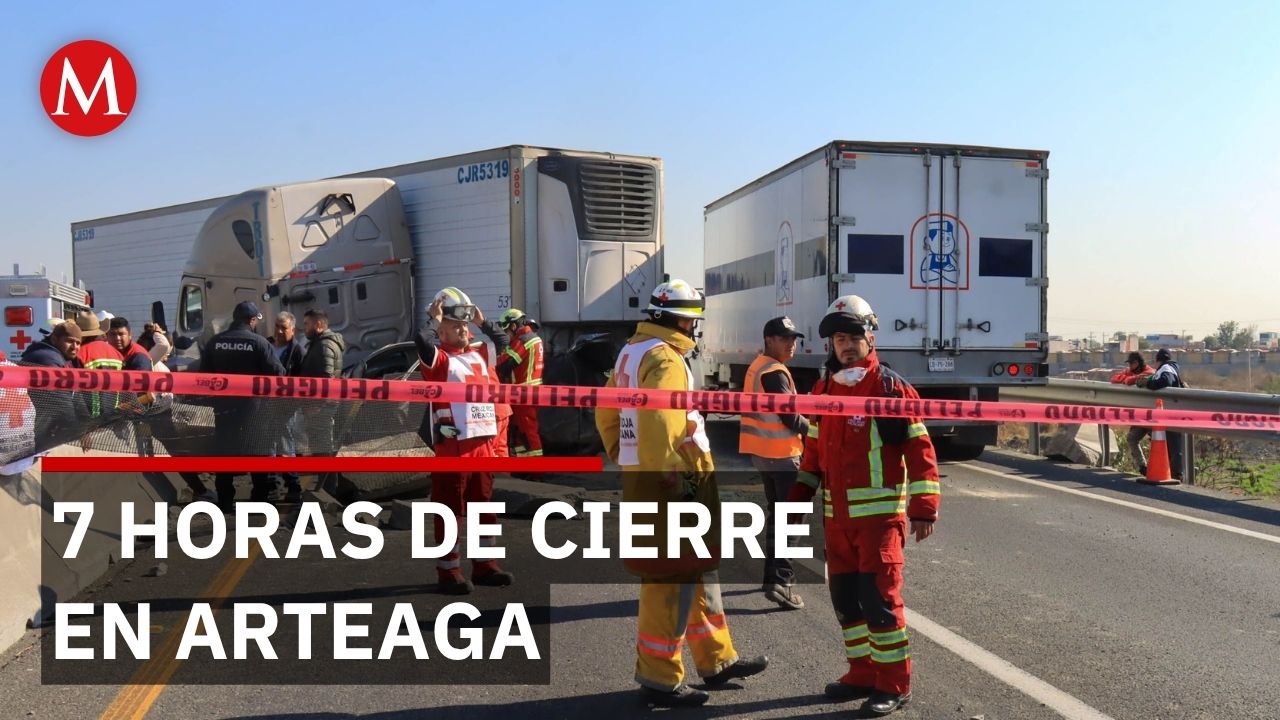 Volcadura de tráiler mantiene cerrado un tramo de la carretera 57 en Arteaga, Coahuila