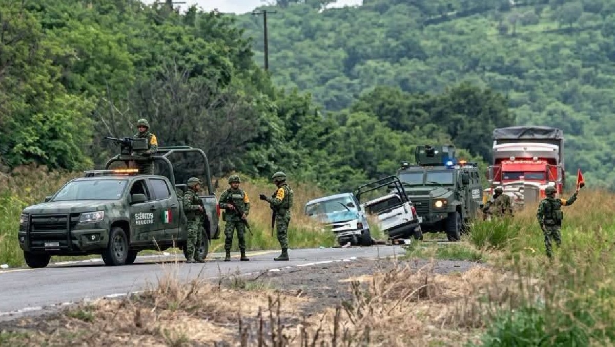 Civiles armados habrían atacado una patrulla de las FSPE mientras circulaba por la carretera. | Redes Sociales