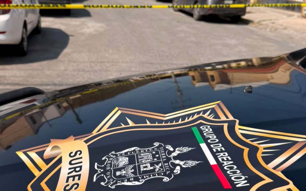 La joven se desvaneció repentinamente mientras caminaba en la vía pública. | Foto: Christian Montelongo