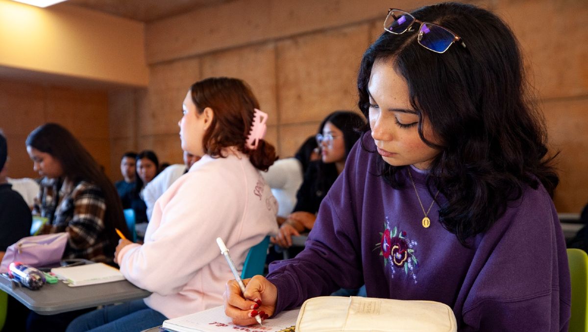 Médico Cirujano y Partero es la carrera que más aspirantes tuvo en el calendario 2026-B en la UdeG (Cortesía Comunicación Social UdeG)