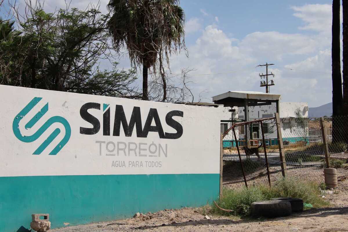 Simas Torreón concluye reparación de tuberías de agua potable.| Verónica Rivera.