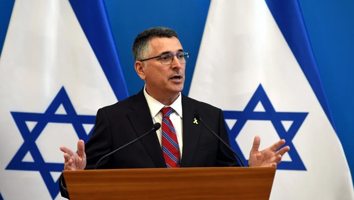 Gideon Saar, ministro de Relaciones Exteriores de Israel, señala la decisión como un puente de amistad histórica. | Foto: EFE