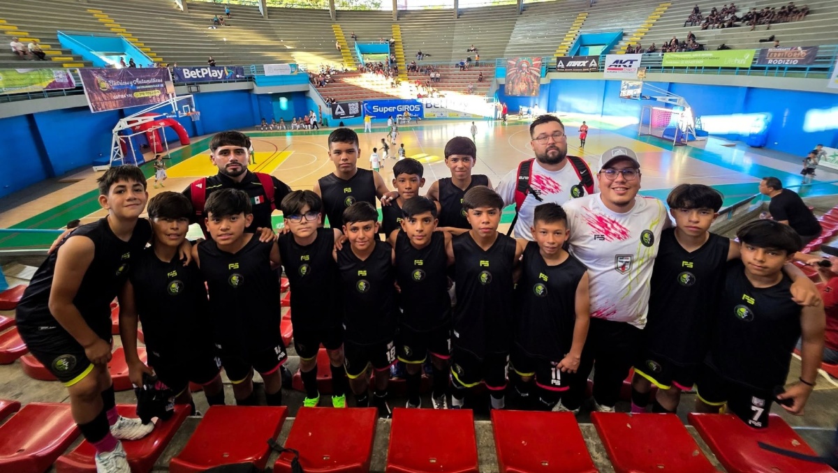 El equipo de futbol, conformado por menores, solicitó apoyo para volver a México | Foto: Especial