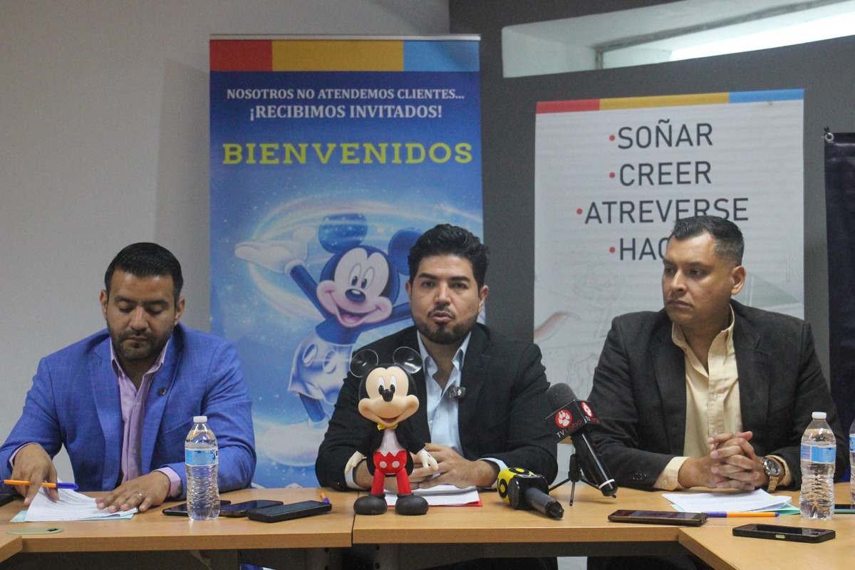 Llega a Gómez Palacio taller inspirado en el modelo de servicio de Disney. | Rolando Riestra