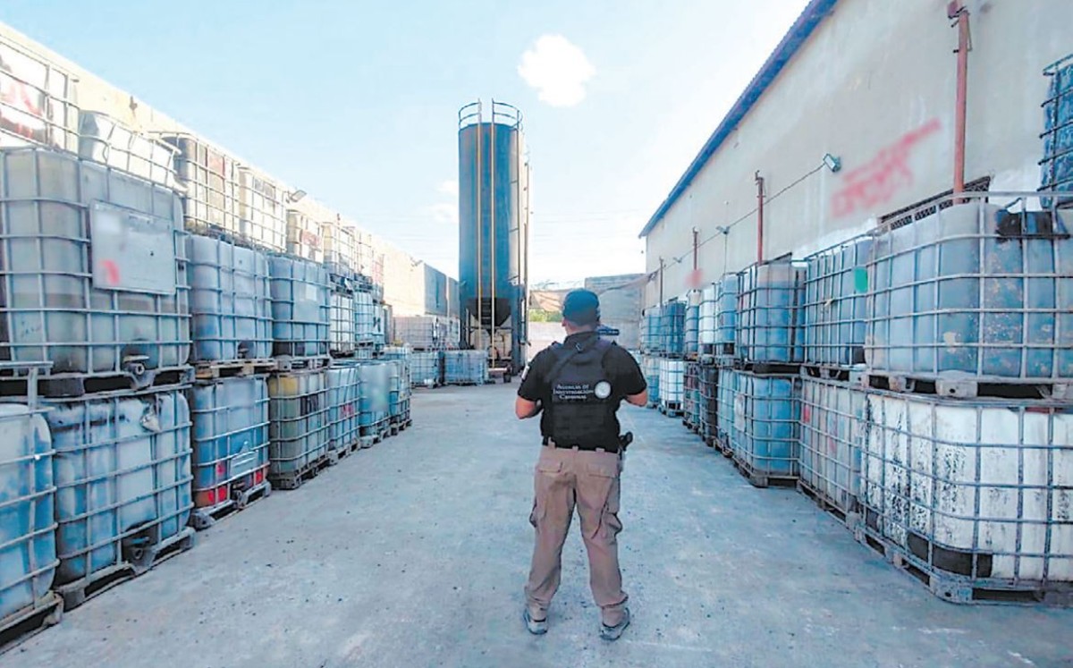 El mes pasado se asestó un fuerte golpe al tráfico de combustibles en Reynosa y Matamoros al localizar dos centros de distribución.| CORTESÍA: FGR