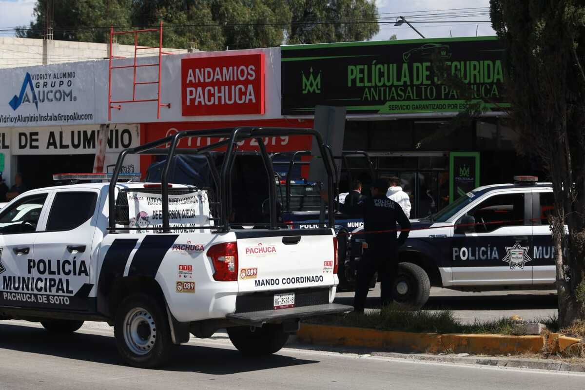Personal de la PGJEH Y servicios periciales en el lugar. (Jorge Sánchez)