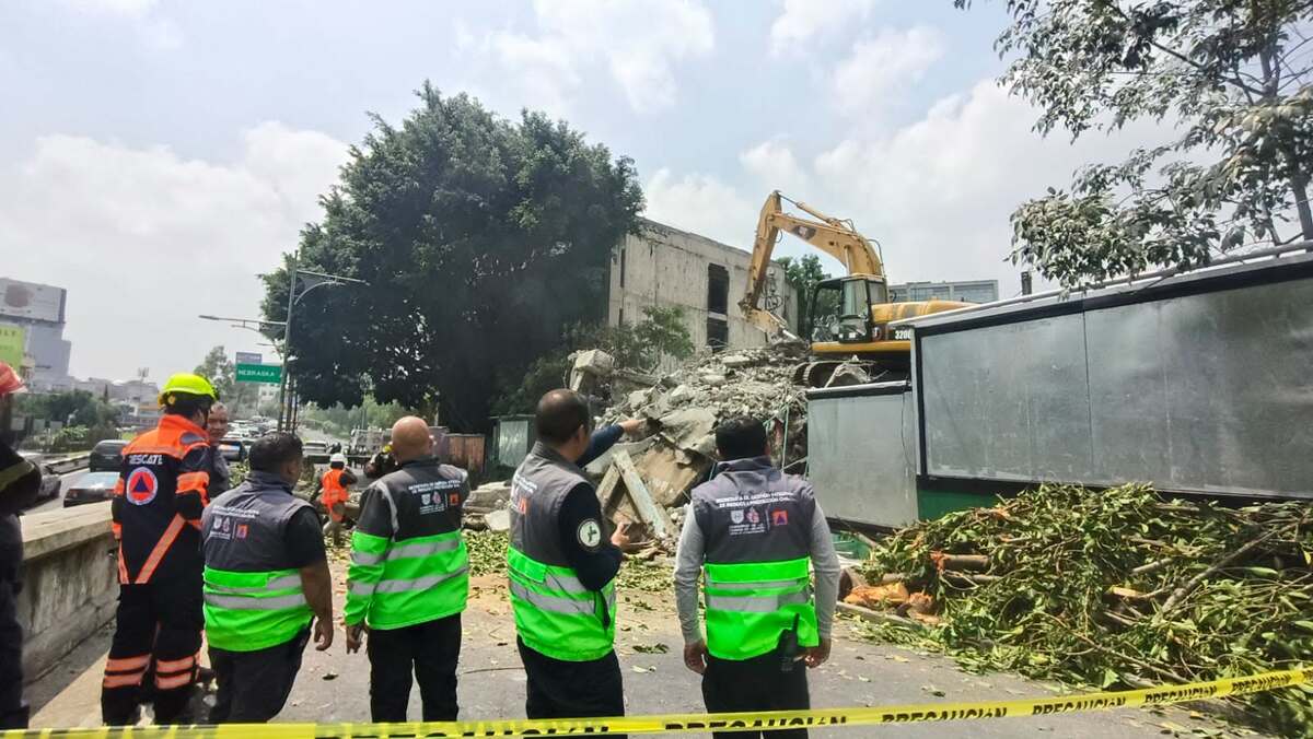 Protección Civil atiende derrumbe en colonia Escandón | Facebook: SGIRPC