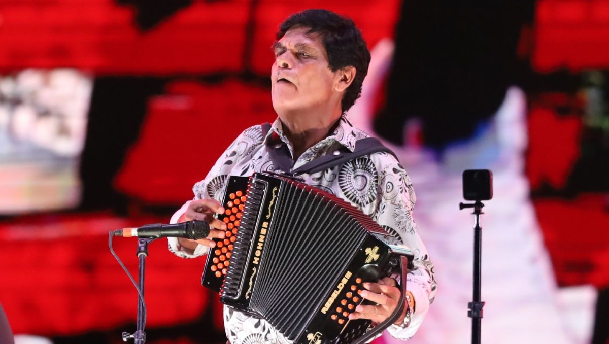 Con temas como "Cumbia poder", "Macondo" y "Los caminos de la vida", la Ronda Bogotá hizo bailar a los regios. Roberto Alanís