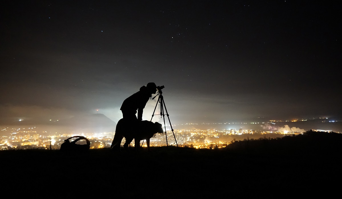 La astrofotografía ayuda a que las personas puedan apreciar más el cielo. (fotografía de Magnific)