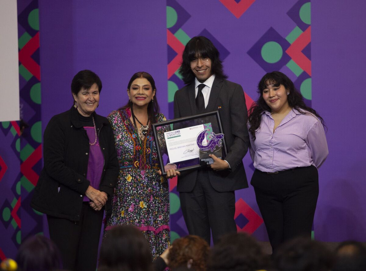 Brugada, jefa de Gobierno encabezo la entrega del galardón Premio a la Juventud 2026. | Foto: Cuartoscuro / Andrea Murcia