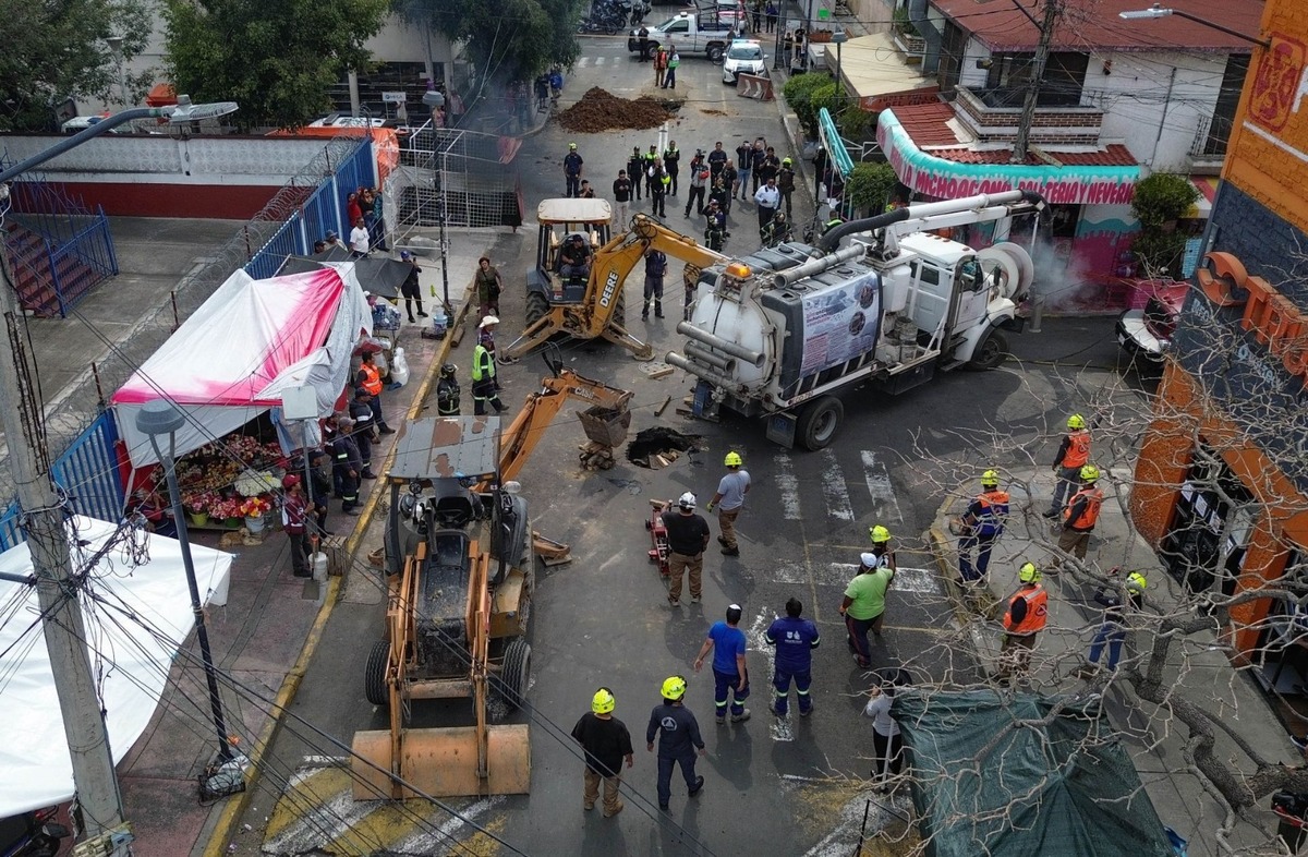 Ambos camiones se ubican en la colonia Gabriel Ramos Millán, Alcaldía Iztacalco. | Foto: Cuartoscuro