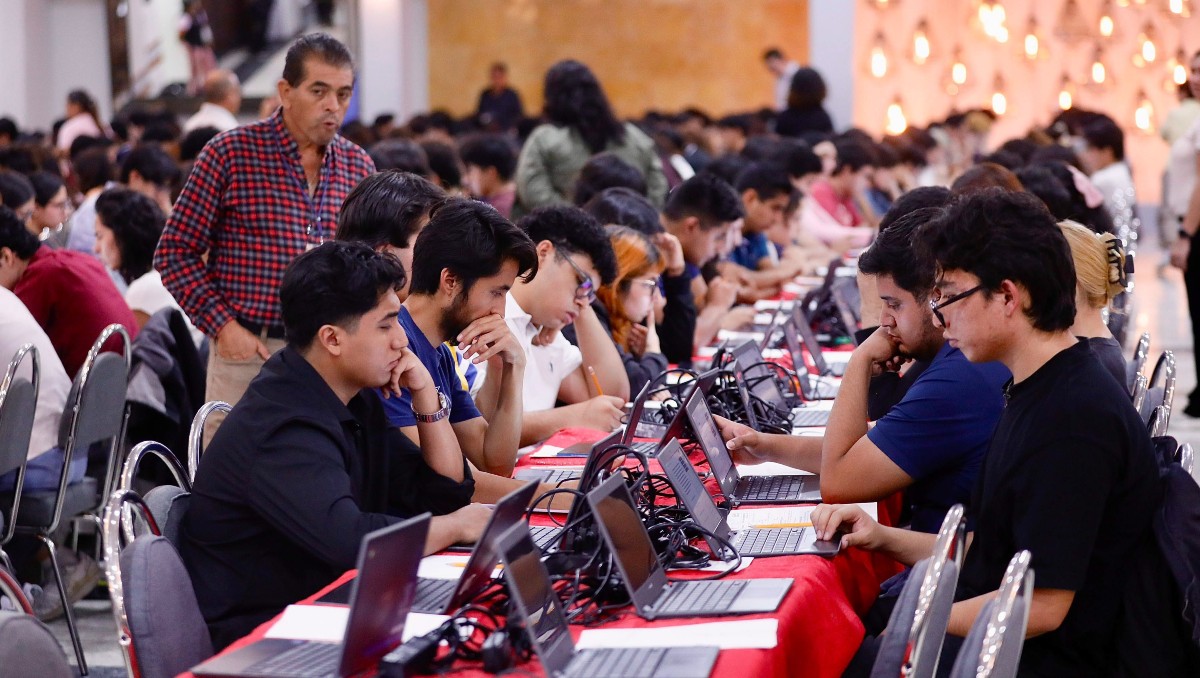 Cientos de jóvenes acudieron a esta nueva cita con la Universidad desde diez estados | Foto: Cuartoscuro