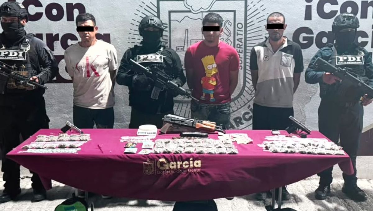 Los detenidos fueron identificados como  Alexis Francisco “N”, de 19 años; Octavio Alberto “N”, de 34; y Alan Mauricio “N”, de 37. Foto: Especial