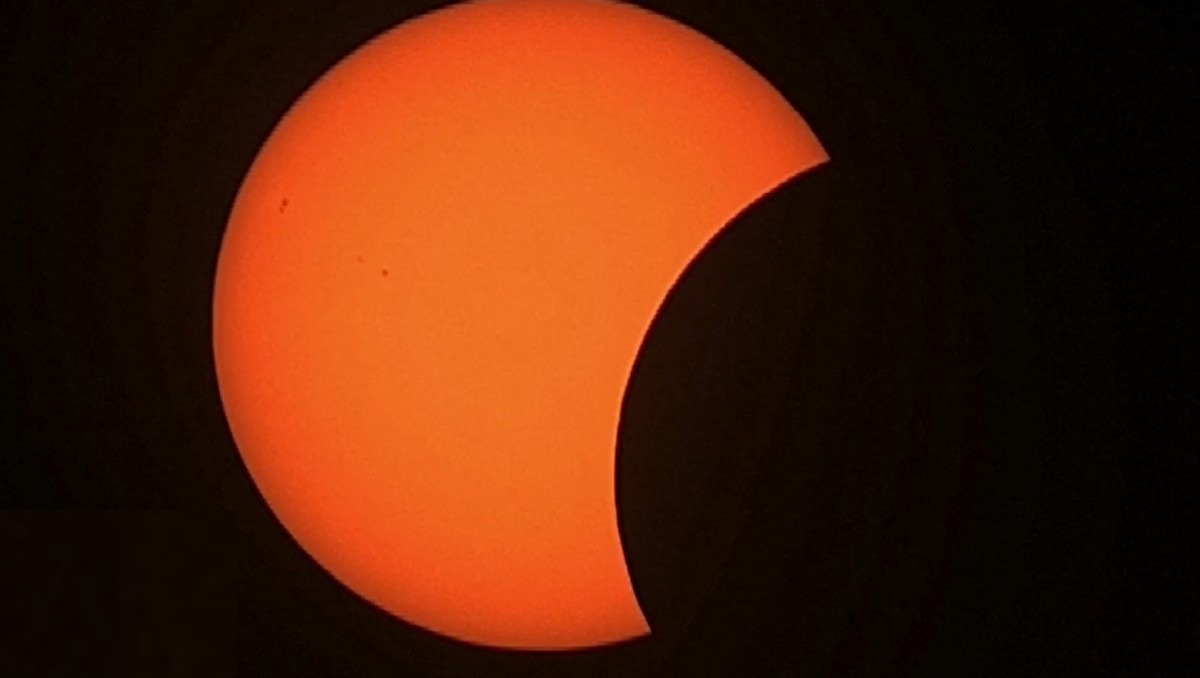 Eclipse Solar HOY 12 de agosto (IA)
