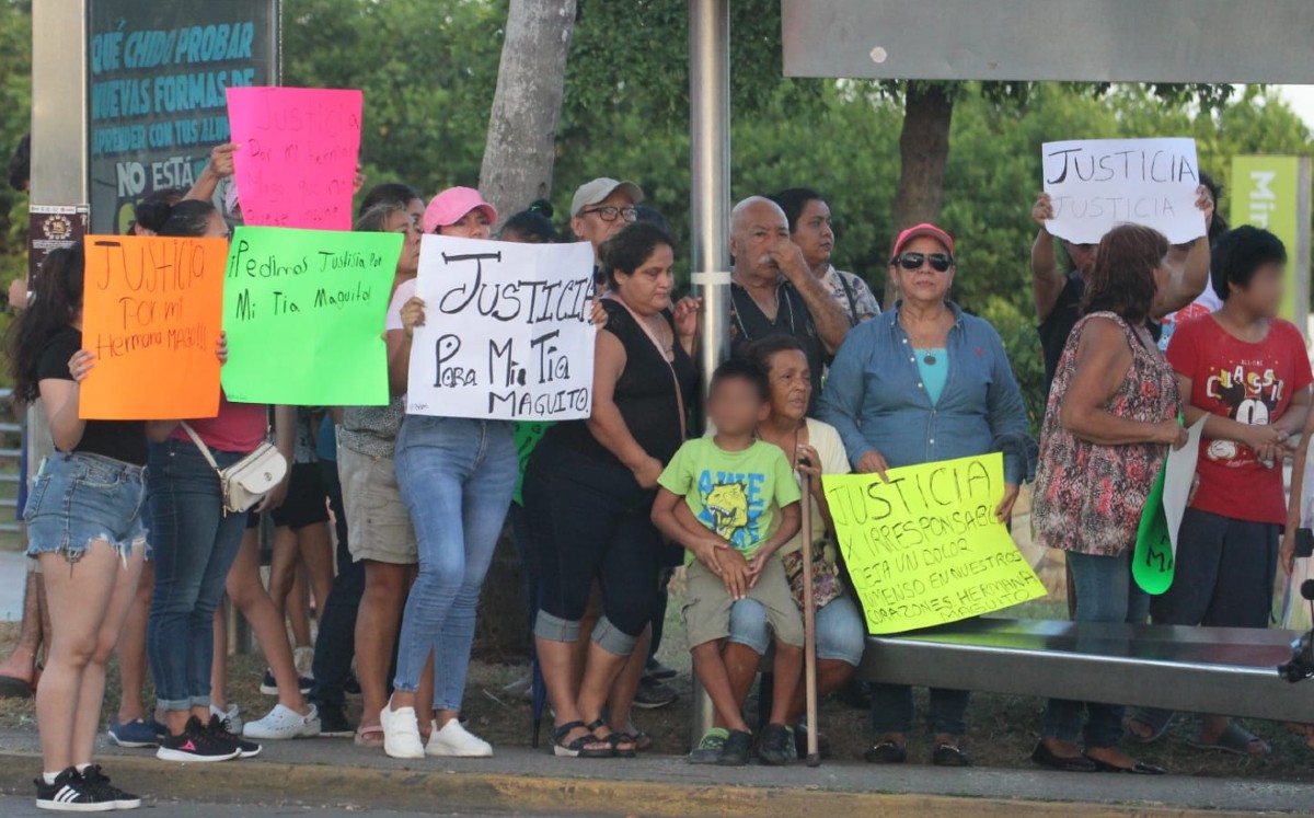 Familiares de Margarita protestan y reclaman en las inmediaciones de la Laguna del Carpintero por libertad de detenido. | Foto: Sergio Sánchez