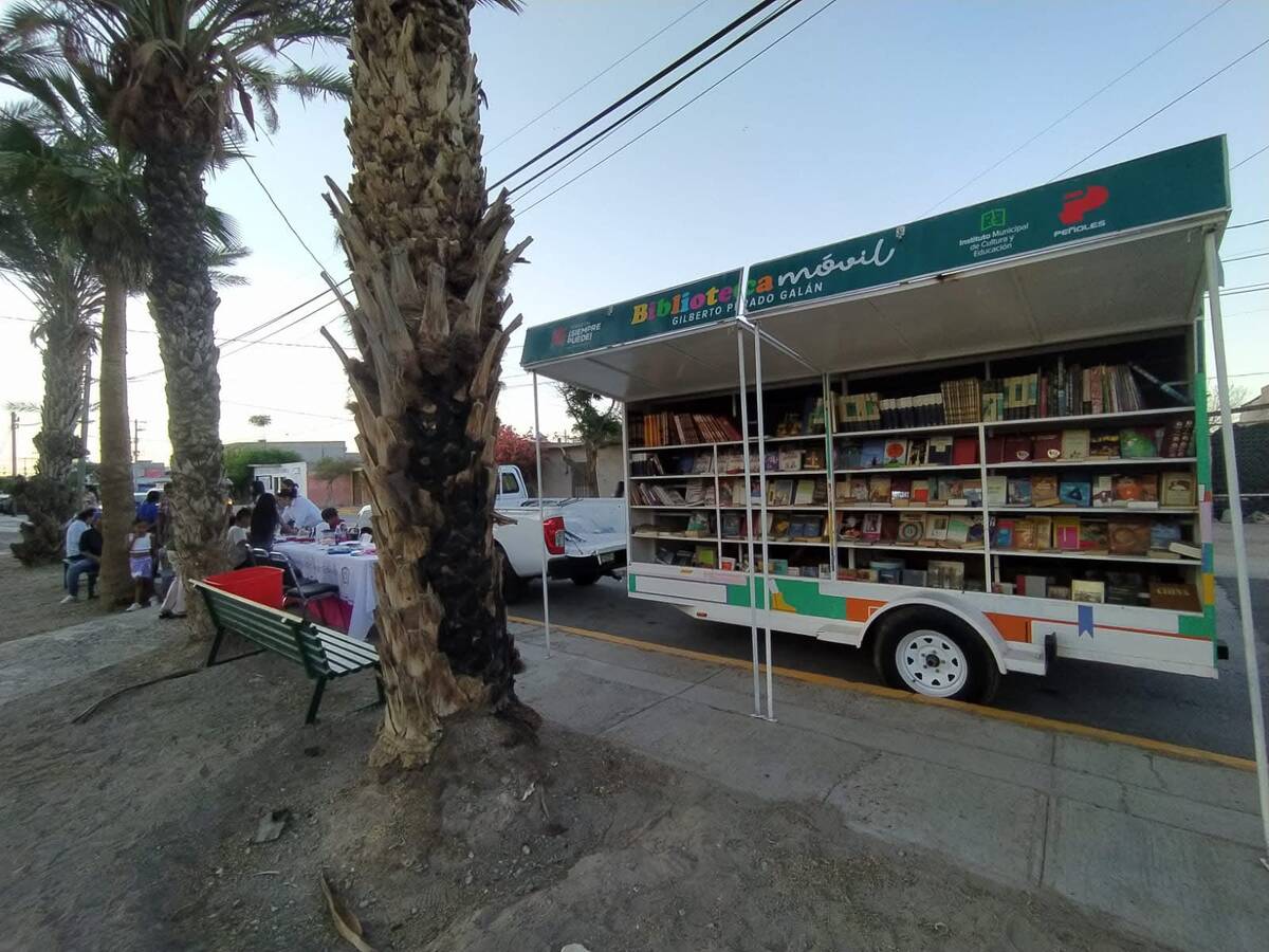 Invita IMCE a donar libros para Biblioteca Móvil Gilberto Prado Galán. |Fotos: Cortesía IMCE.