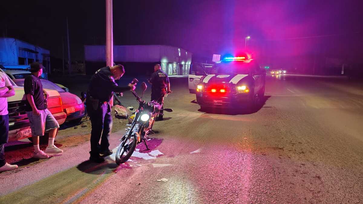 La menor de edad resulta más afectada tras accidente de motocicleta. | Alejandro Escobedo