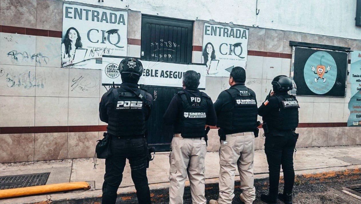 Personal de la Fiscalía realizó un cateo al inmueble del municipio de Corregidora | Foto: Fiscalía de Querétaro