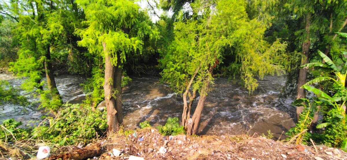 Recientemente el alcalde de Tula de Allende, Cristhian Martínez informó que el saneamiento en el río Tula avanzaba de manera adecuada. (Cortesía)