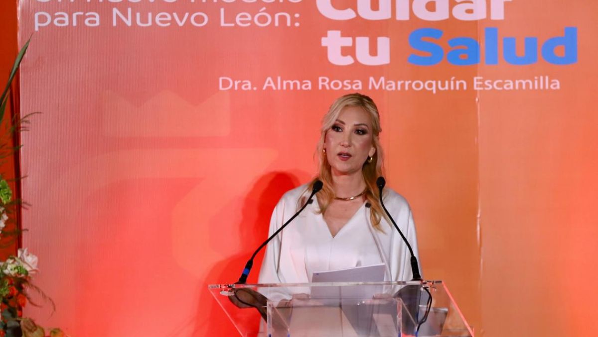 La titular de la Secretaría de Salud estatal presentó ayer su libro Innovando en Salud, en el que da detalles de su gestión. Roberto Alanís