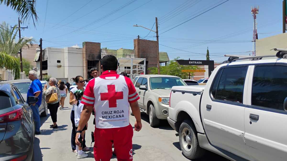 En Torreón, incendio en bodega de colegio provoca evacuación de alumnos. | Milenio Policía.