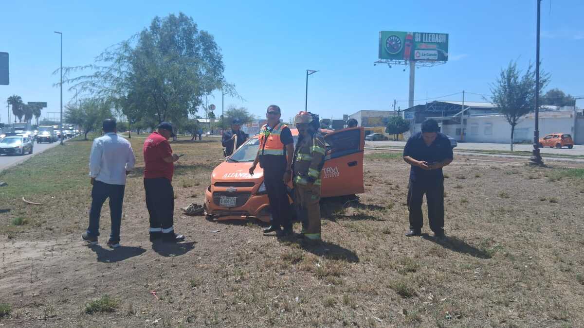 Accidente vial en Gómez Palacio. | Foto: Cortesía Tránsito y Vialidad de Gómez Palacio