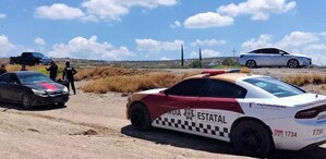 El Ford Focus fue localizado en aparente estado de abandono sobre la carretera Federal 101, en el municipio de Tula.