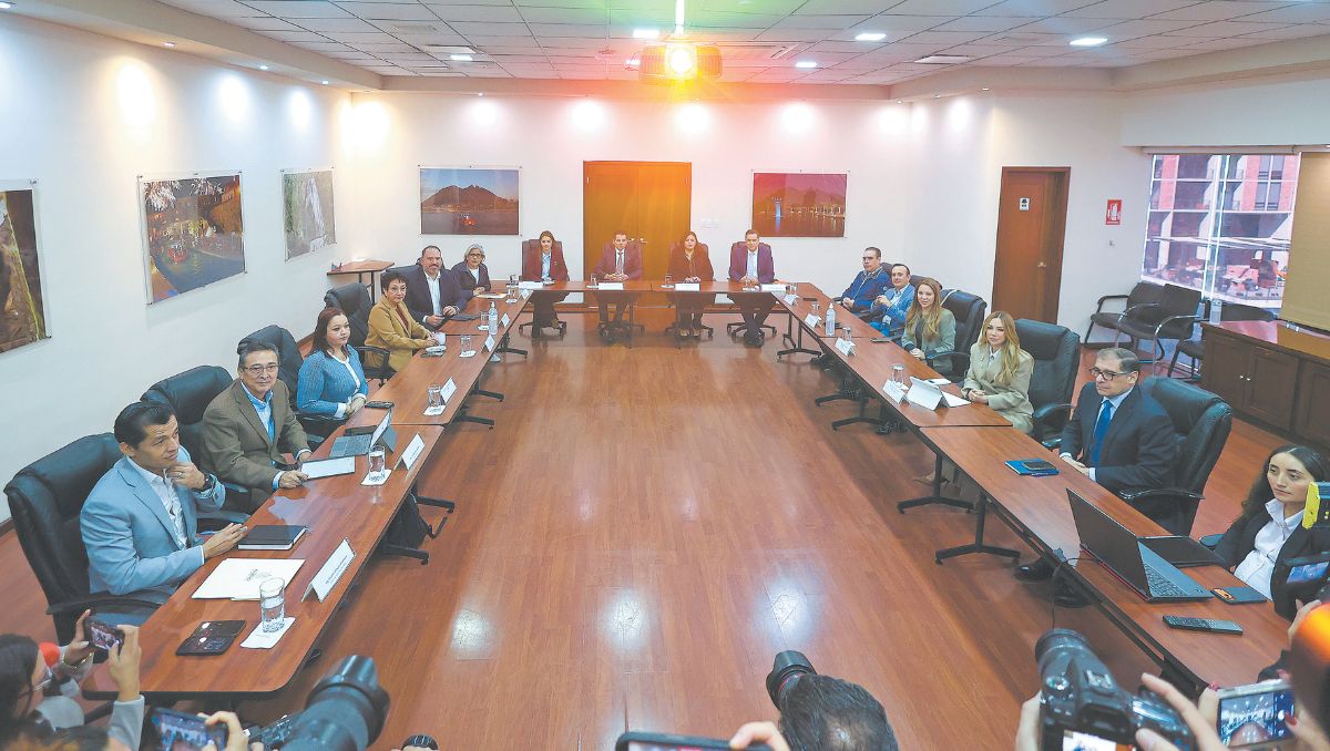 En 2025 se llevaron a cabo diferentes reuniones entre legisladores y el Poder Ejecutivo, sin llegar a un acuerdo. Jorge López