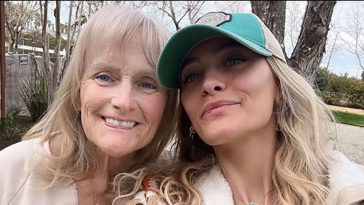 Michael Jakcson y su mamá Debbie Rowe