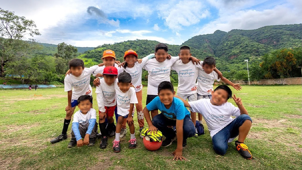 Niños de Mezcala son apoyados por Fundación Jorge Vergara y Chivas (Farid Santos)