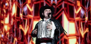 La familia del cantante ha sido objetivo de múltiples ataques