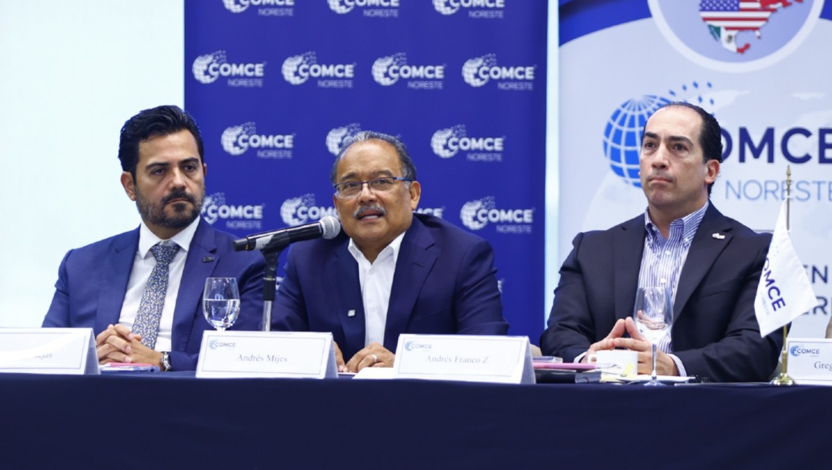 Andrés Mijes ante el Consejo Empresarial Mexicano del Comercio Exterior, Inversion y Tecnología en Nuevo León. | Jorge López