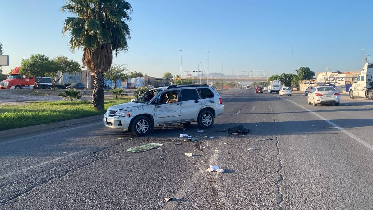 Conductor vuelca en bulevar Ejército Mexicano; presuntamente se encontraba bajo el efecto del alcohol. (Milenio Policía)