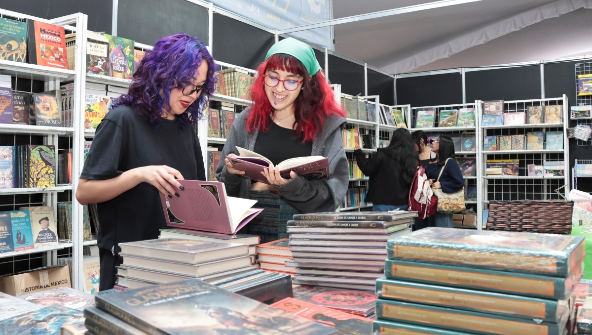 Inicia la Feria Internacional del Libro 2026 en el Zócalo de Puebla | EsImagen