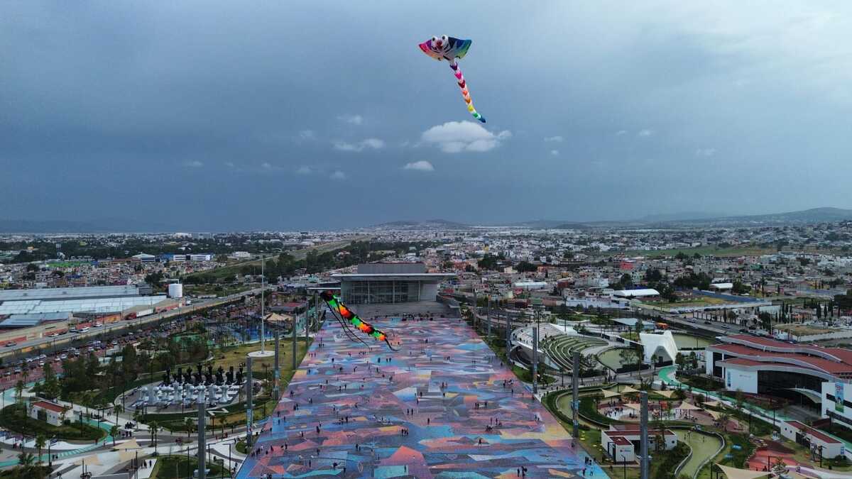 Parque Cultural Hidalguense se llenó de papalotes. (Jorge Sánchez)