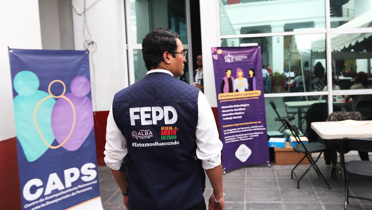 Personal de la Vicefiscalía en Personas Desaparecidas en Jalisco durante evento en Chapala (Cortesía Coordinación de Seguridad Jalisco)