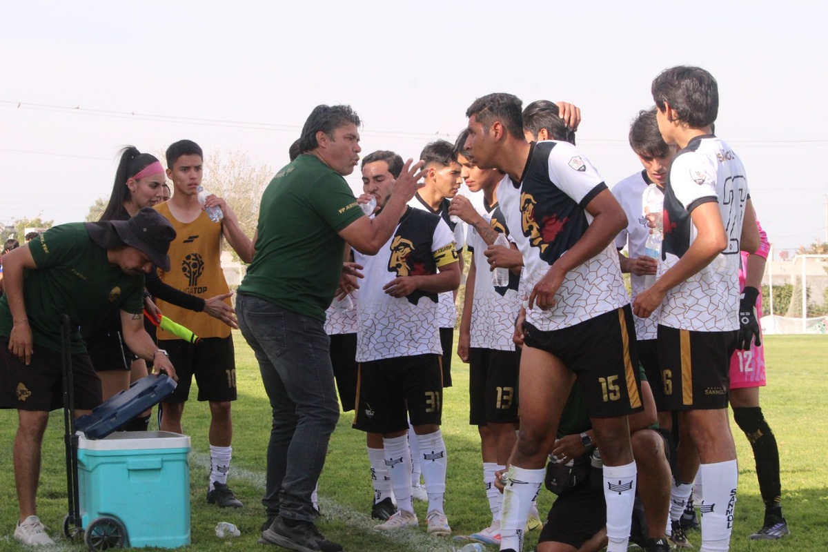 Con un plantel joven, Irritilas FC va por el título bajo el mando de Pedro Muñoz. | Roberto Amaya