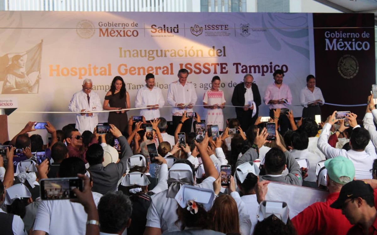 Autoridades realizan el corte de listón del nuevo Hospital del ISSSTE. | Yamín Sánchez