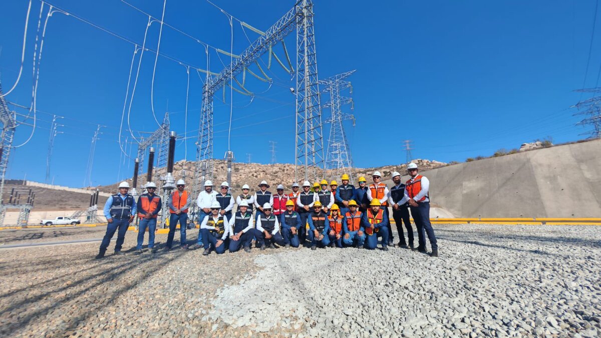 La CFE energizó una nueva línea de transmición entre Tecate y Mexicali. | Foto: X (@CFEmx)