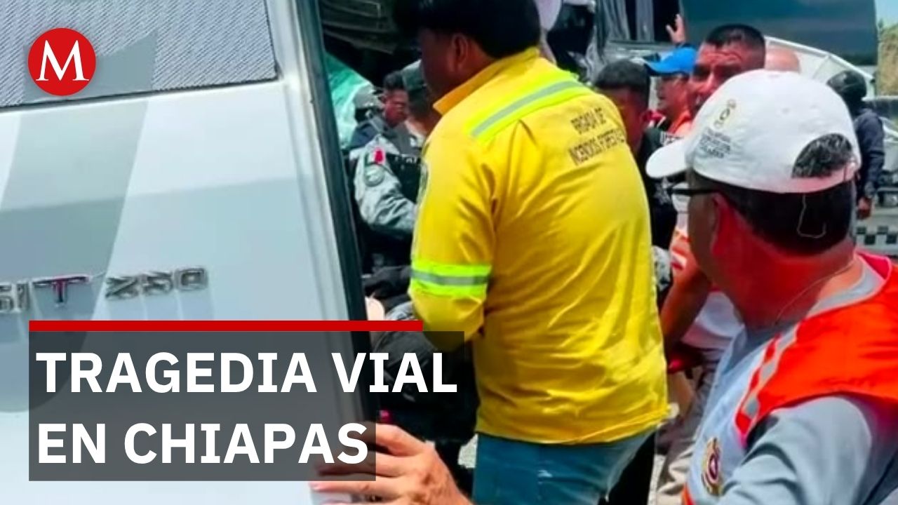 Choque frontal en carretera federal de Chiapas deja 1 muerto y 22 lesionados