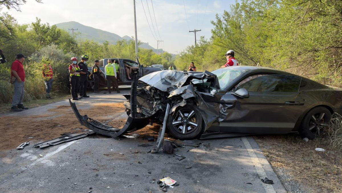 Elementos de rescate y seguridad atendieron el accidente en el cruce de la avenida Valle Alto y la Carretera a La Estanzuela. Ángel Mercado