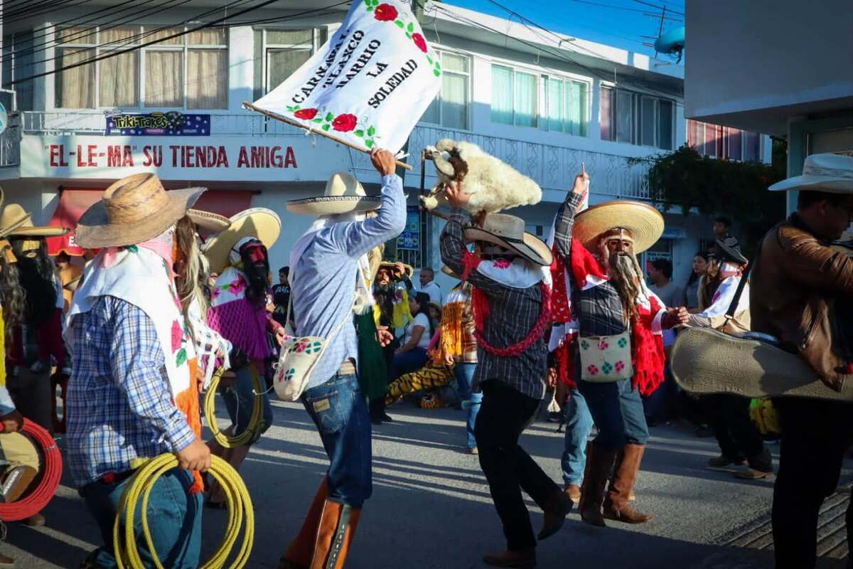 Los carnavales de Hidalgo llegaron a Guerrero con la participación de Los Viejos de Tlaxco. (Cortesía)
