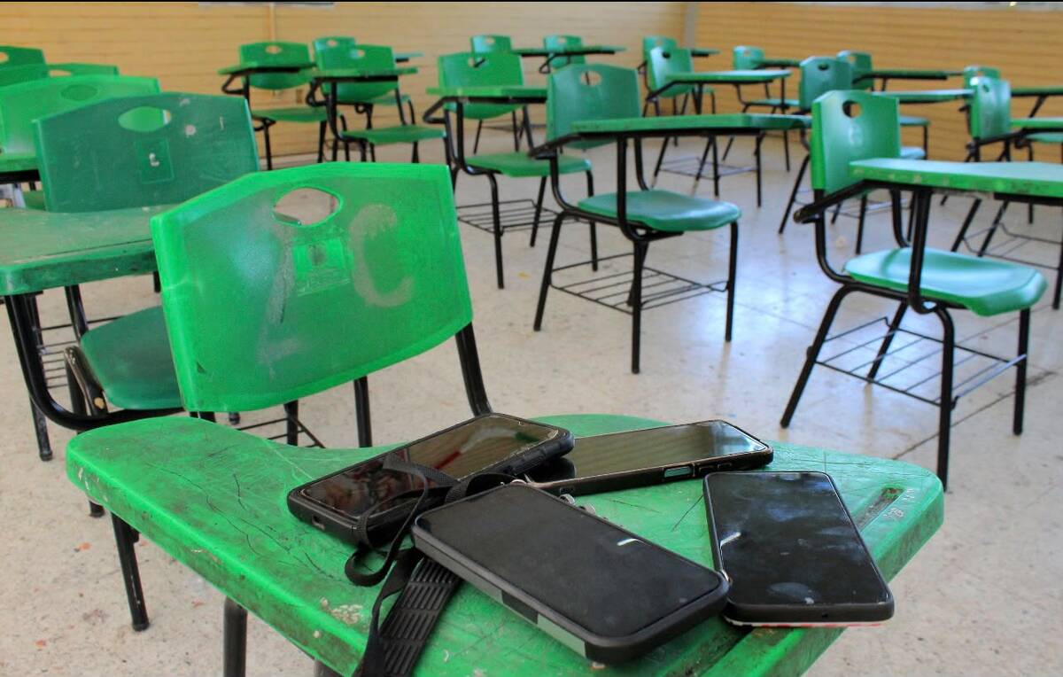 Cada vez más entidades establecen restricciones para el uso de teléfonos celulares en jornada escolar. | Foto: Roberto Amaya
