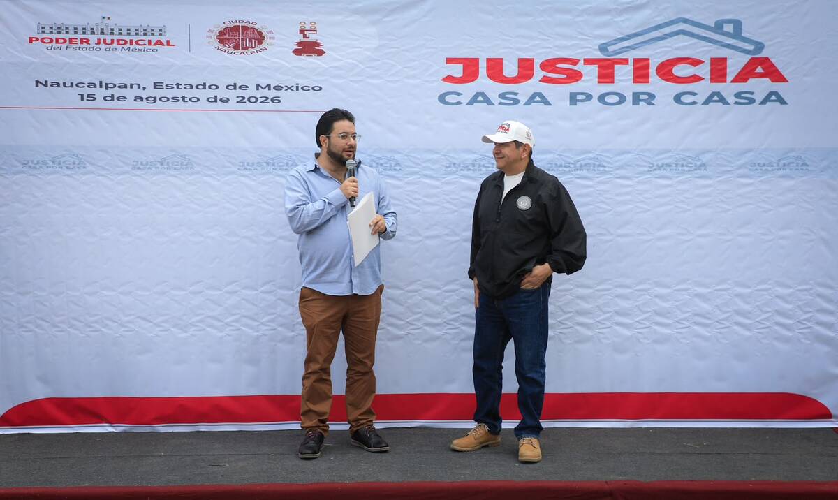 Héctor Macedo García e Isaac Montoya encabezaron el recorrido de brigadistas en la colonia Minas Palacio. | Foto: Especial