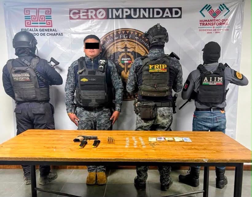 Bulmaro 'N' fue detenido en Suchiapa por aportar indumentaria apócrifa de la  Fuerza en Redacción Inmediata Pakal | Foto: Especial