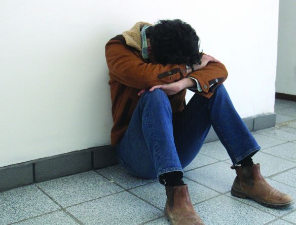 Indica que aún prevalece el tabú en la educación masculina de no manifestar emociones. ARCHIVO